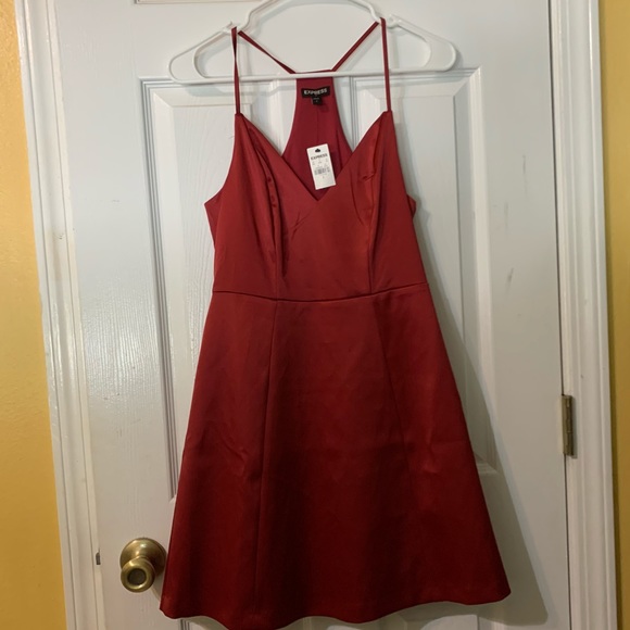 NWT Express V-Neck Structured Fit And Flare Dress - Picture 4 of 5